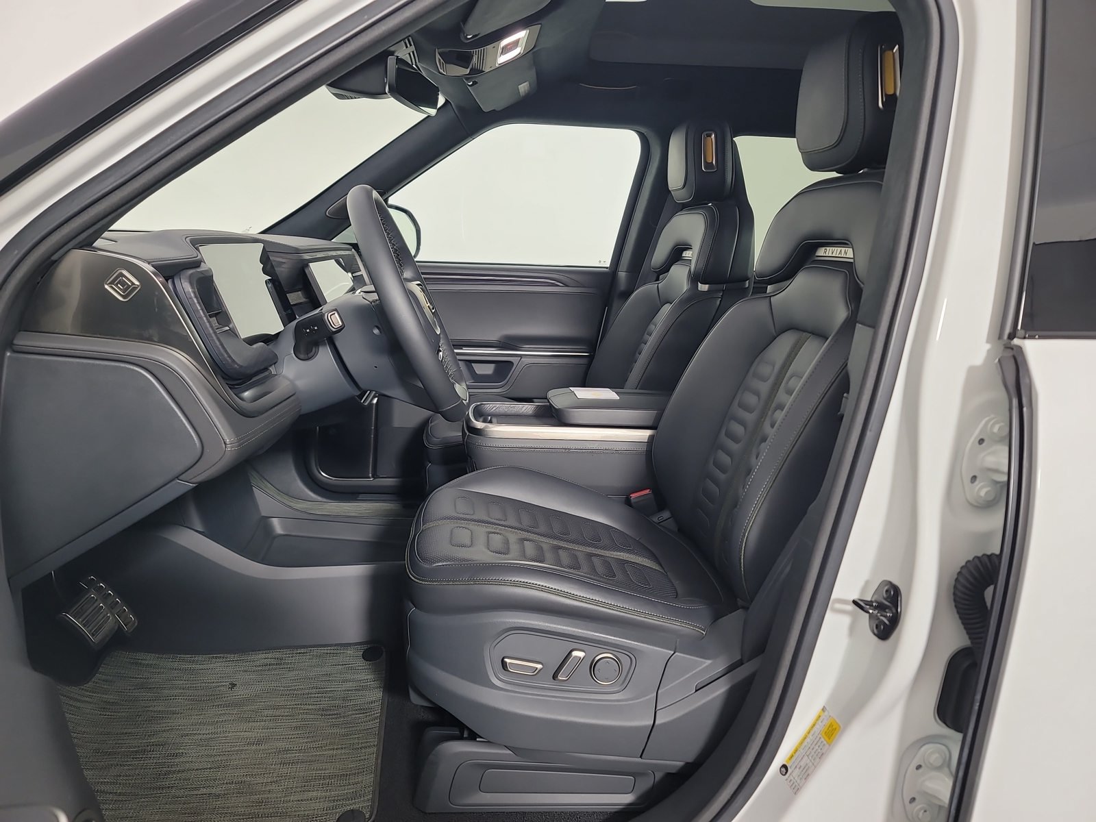Used 2023 Rivian R1T Adventure Quad AWD/4WD image 20