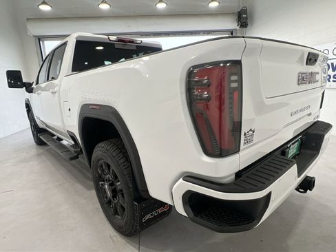 Used 2024 GMC Sierra 3500 AT4 w/ AT4 Preferred Package image 6
