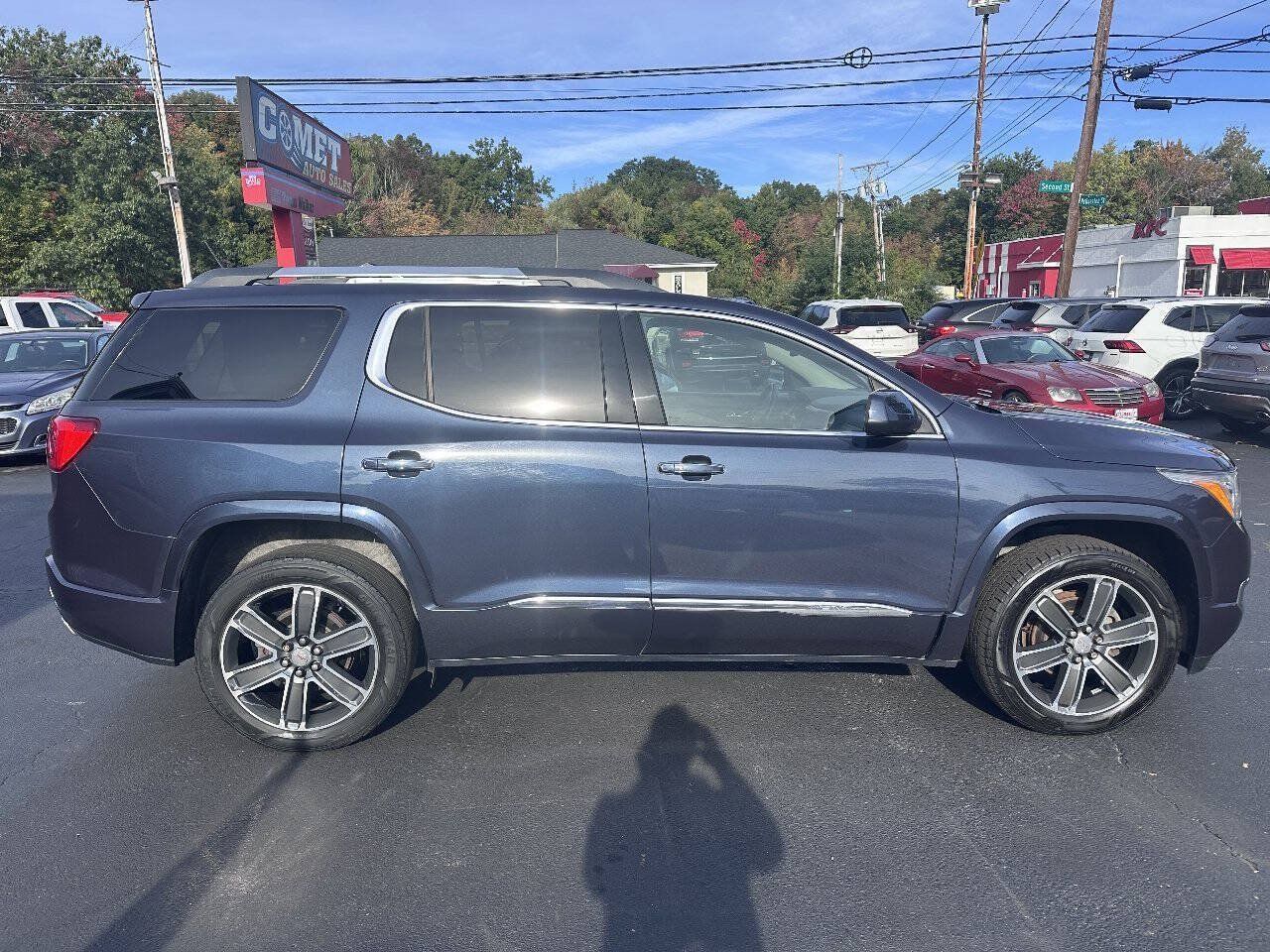 Used 2019 GMC Acadia Denali w/ LPO, Floor Liner Package FWD image 3