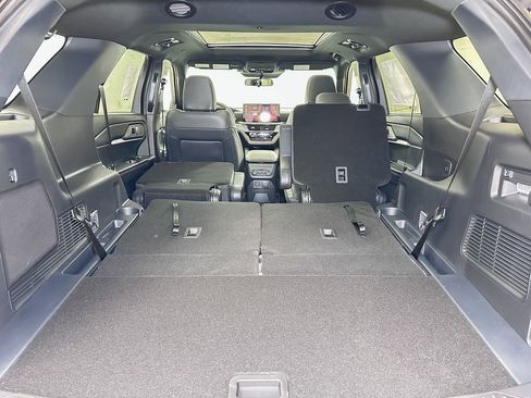 New 2026 Ford Explorer ST-Line image 18