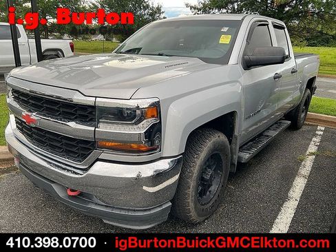 Used 2018 Chevrolet Silverado 1500 W/T w/ WT Convenience Package AWD/4WD image 3