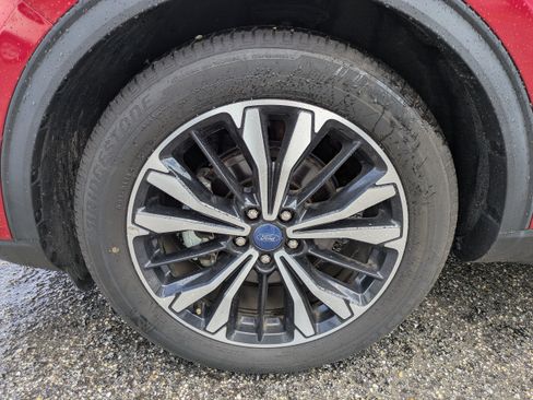 Used 2022 Ford Escape SE w/ SE Sport Appearance Package FWD image 11