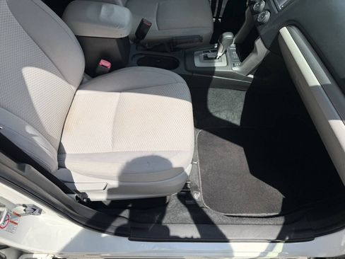 Used 2014 Subaru Forester 2.5i Premium AWD/4WD image 19