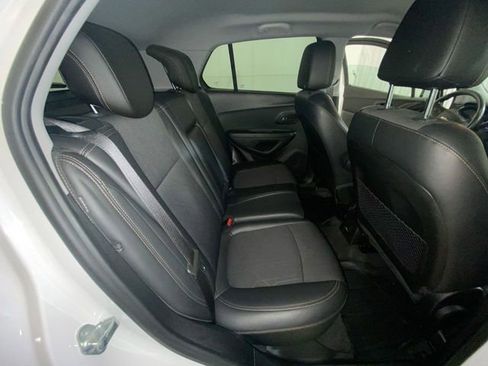 Used 2019 Chevrolet Trax LT w/ LT Convenience Package FWD image 31