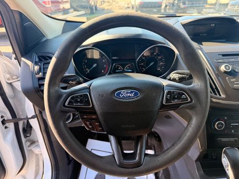 Used 2018 Ford Escape SE image 12