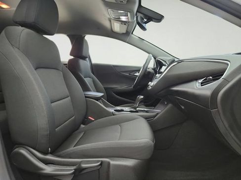 Used 2017 Chevrolet Malibu LT FWD image 22
