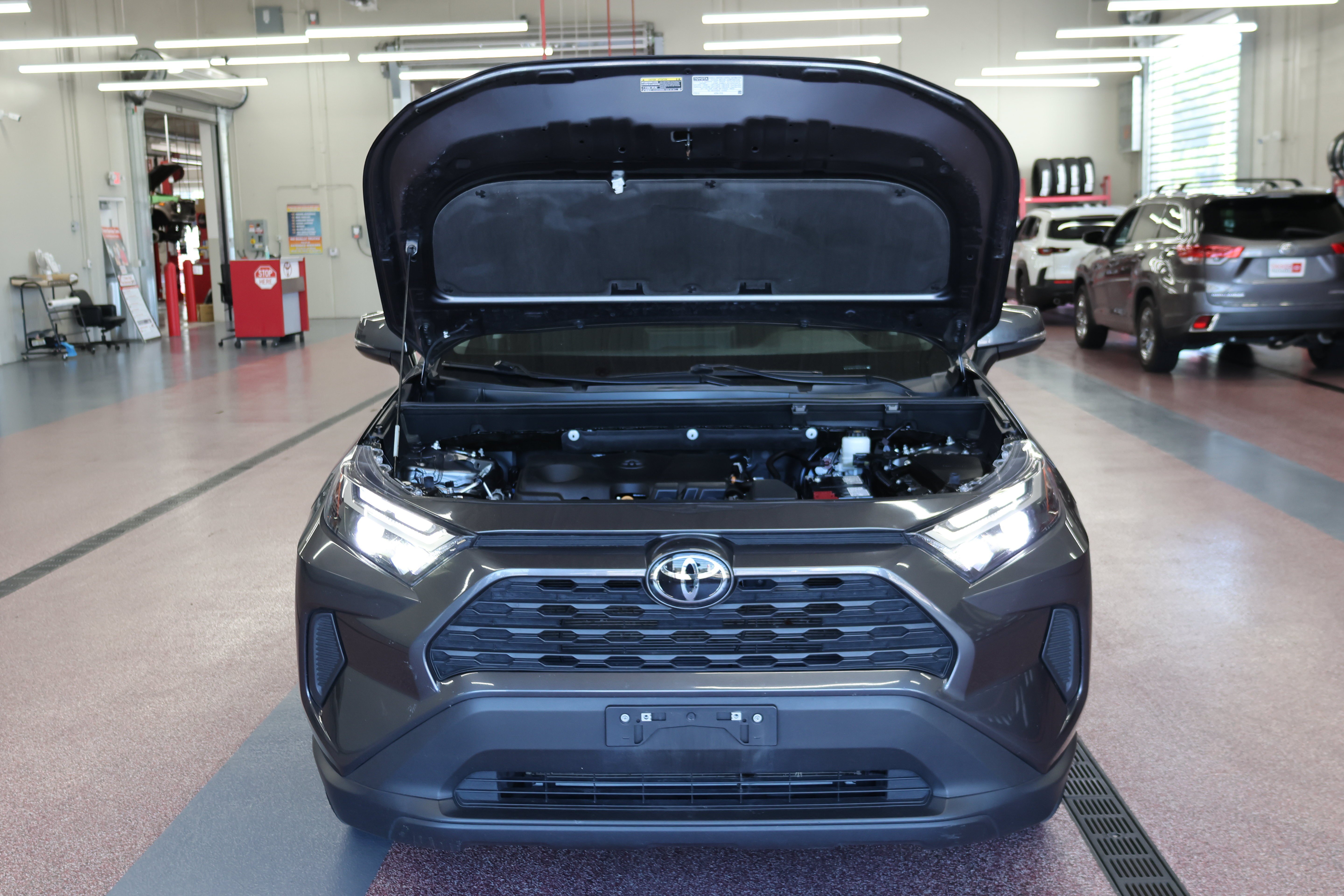 Used 2024 Toyota RAV4 XLE FWD image 12
