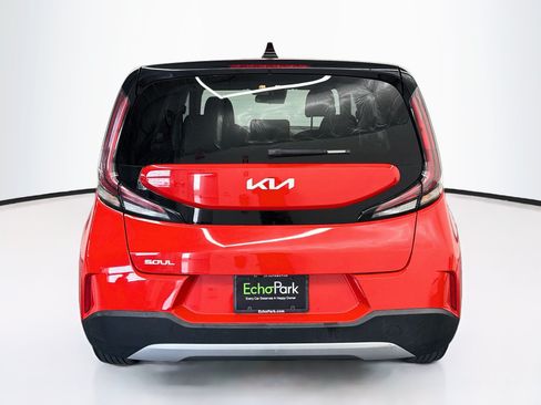 Used 2025 Kia Soul LX w/ LX Technology Package FWD image 7