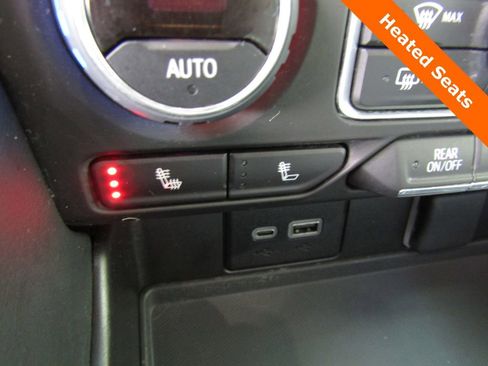 Used 2023 Chevrolet Tahoe Z71 w/ Luxury Package image 21