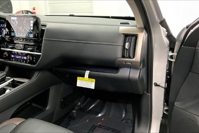 New 2025 Nissan Pathfinder Platinum w/ Lighting Package (N93) AWD/4WD image 34