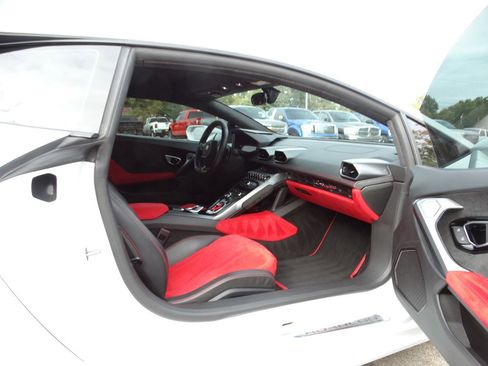 Used 2015 Lamborghini Huracan LP 610-4 image 10