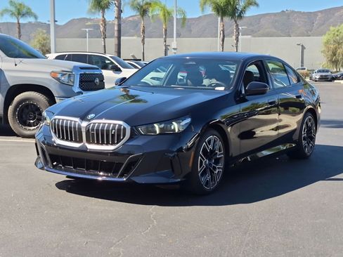 Used 2026 BMW i5 eDrive40 w/ M Sport Package RWD image 5