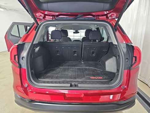 Used 2023 GMC Terrain SLE w/ Driver Convenience Package AWD/4WD image 15