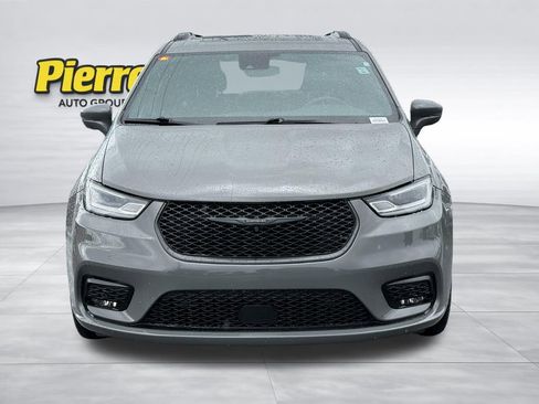 Used 2022 Chrysler Pacifica Limited w/ S Appearance Package AWD/4WD image 5