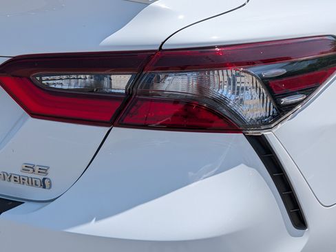 Used 2022 Toyota Camry SE w/ Audio Upgrade Package FWD image 17