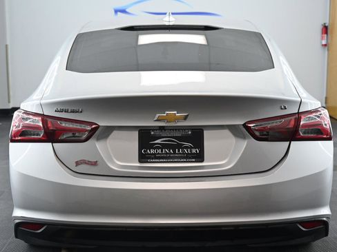 Used 2019 Chevrolet Malibu LT image 3
