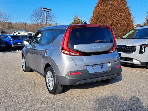 Used 2022 Kia Soul LX image 7