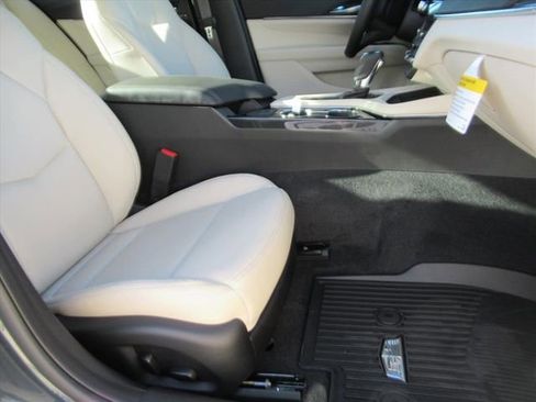 New 2026 Cadillac CT4 Luxury image 9