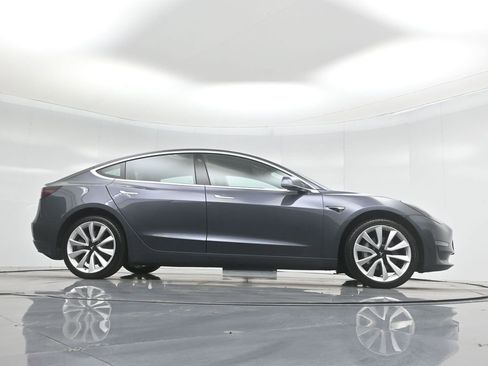 Used 2019 Tesla Model 3 Standard Range Plus image 44