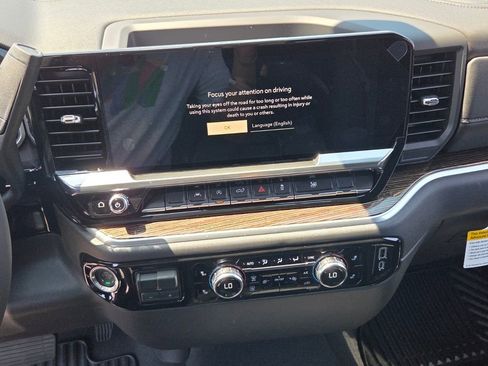 New 2026 GMC Sierra 1500 SLE w/ Preferred Package AWD/4WD image 17