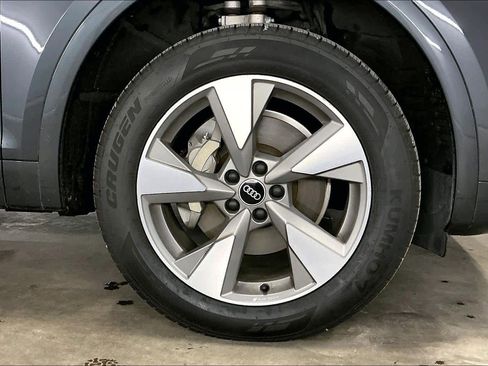 Used 2023 Audi Q5 2.0T Premium w/ Convenience Package image 12