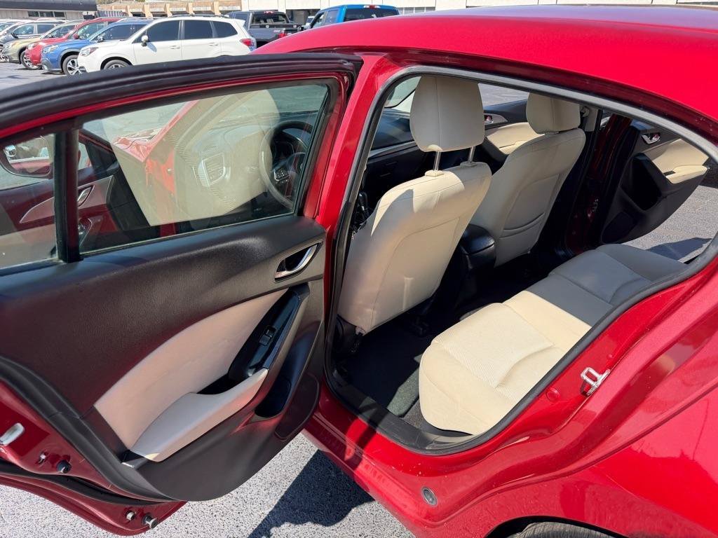 Used 2018 MAZDA MAZDA3 Sport FWD image 13
