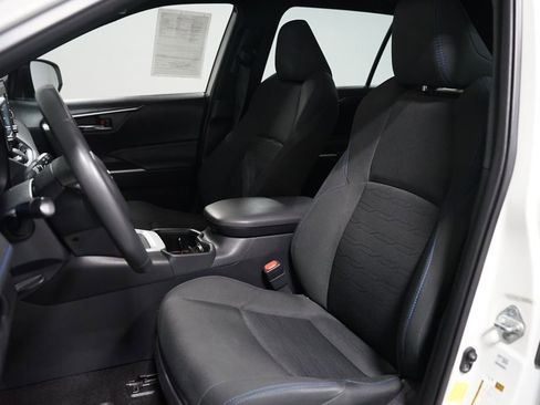 Used 2022 Toyota RAV4 SE AWD/4WD image 6