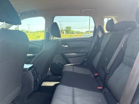 Used 2025 Nissan Rogue SV AWD/4WD image 12