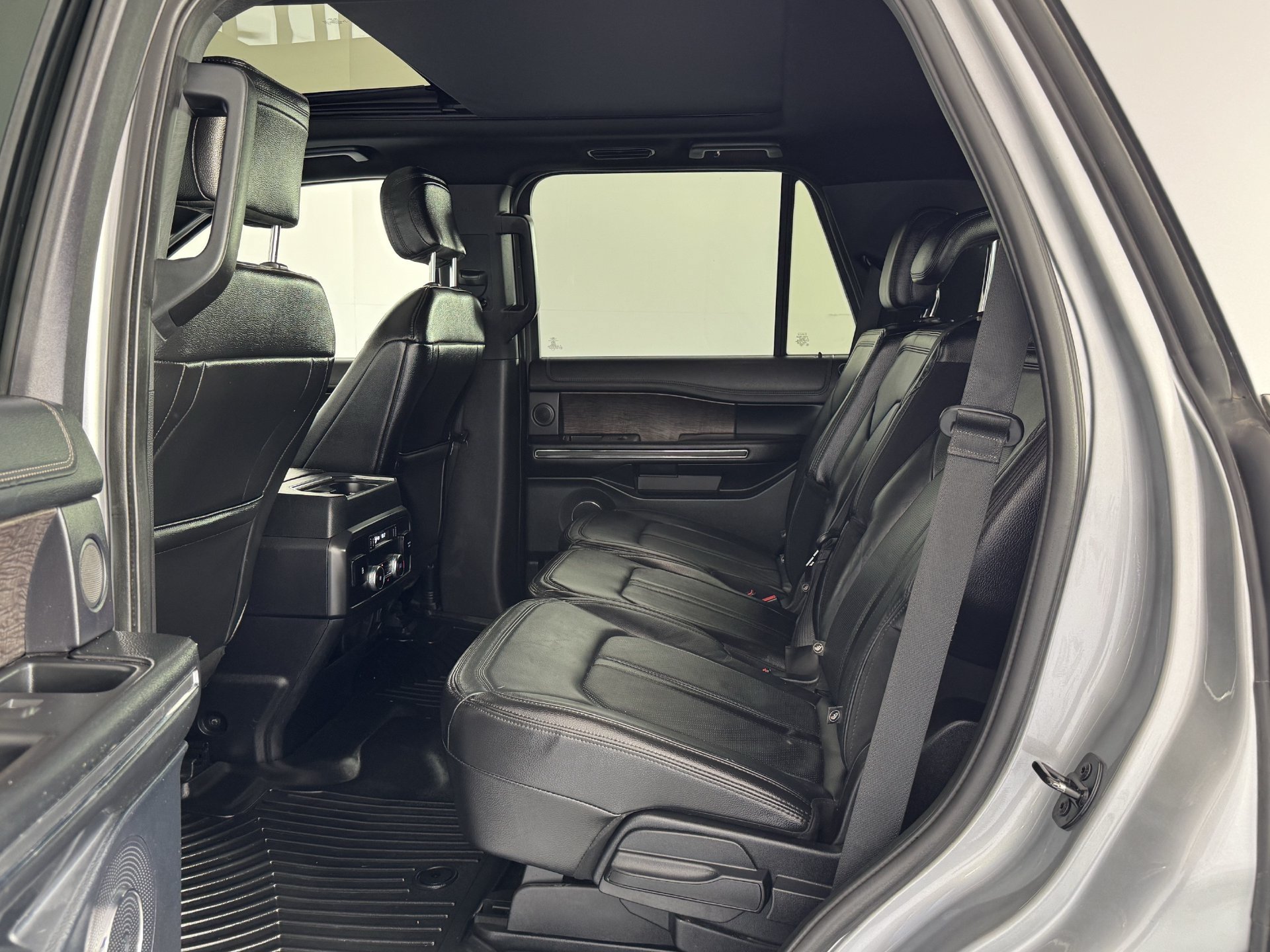 Used 2020 Ford Expedition Limited AWD/4WD image 15
