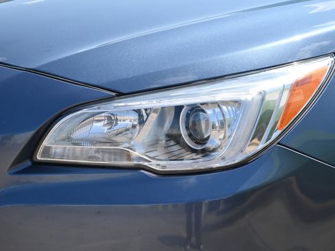 Used 2017 Subaru Legacy 2.5i Premium AWD/4WD image 24