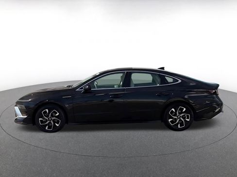 Used 2025 Hyundai Sonata SEL FWD image 8