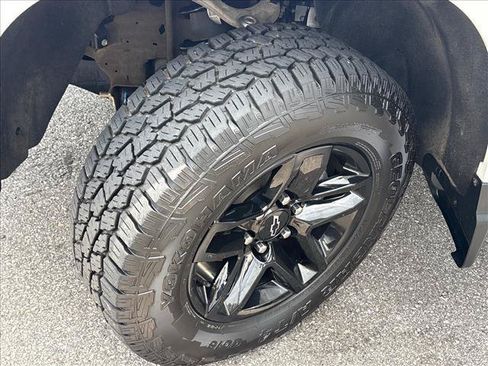 Certified 2022 Chevrolet Silverado 1500 Custom Trail Boss AWD/4WD image 24