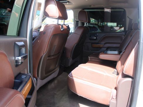 Used 2014 Chevrolet Silverado 1500 High Country w/ High Country Premium Package AWD/4WD image 10