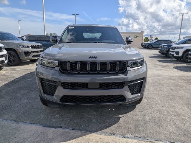 New 2027 Jeep Grand Cherokee Altitude AWD/4WD image 10