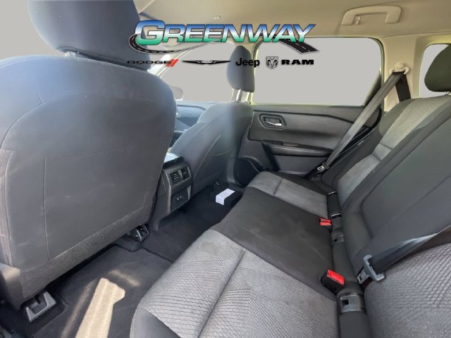 Used 2024 Nissan Rogue SV AWD/4WD image 14