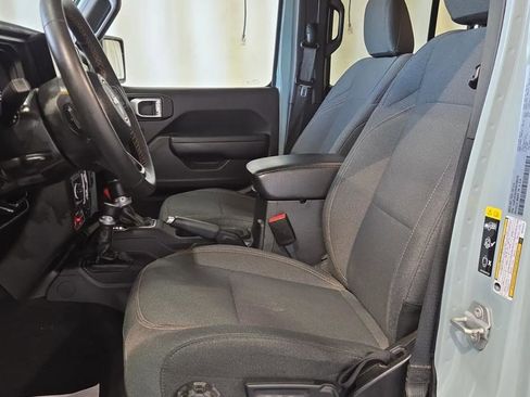 Used 2024 Jeep Wrangler Willys image 4