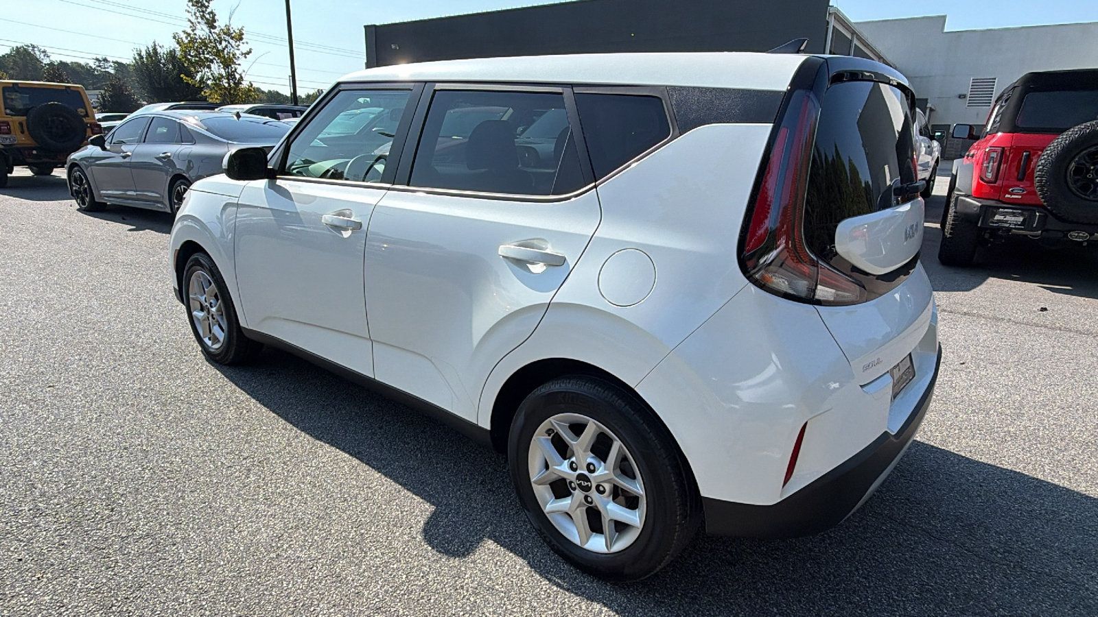 Used 2023 Kia Soul LX w/ LX Technology Package FWD image 10