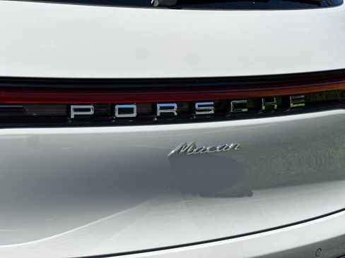 Certified 2025 Porsche Macan AWD/4WD image 31
