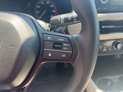 Used 2025 Honda HR-V LX image 12