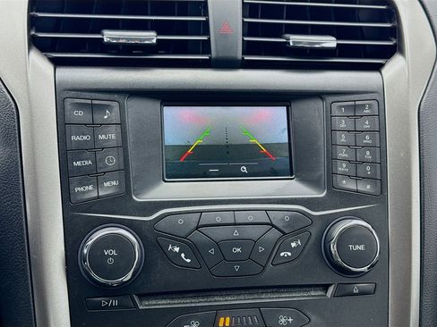 Used 2018 Ford Fusion S image 10