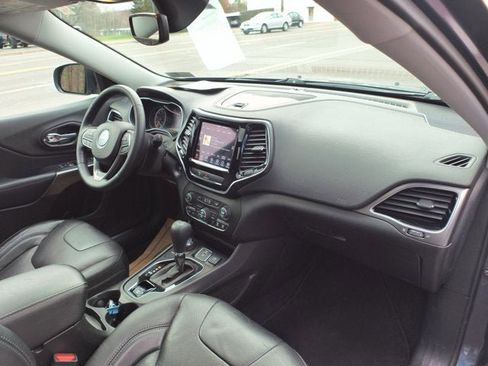 Used 2019 Jeep Cherokee Limited w/ Trailer Tow Group AWD/4WD image 27