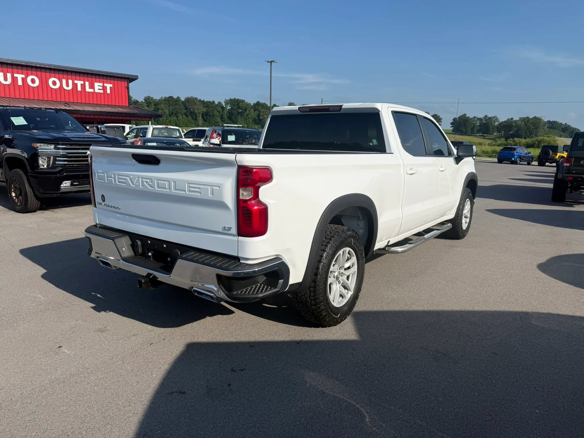 Used 2020 Chevrolet Silverado 1500 LT w/ Z71 Off-Road Package AWD/4WD image 4