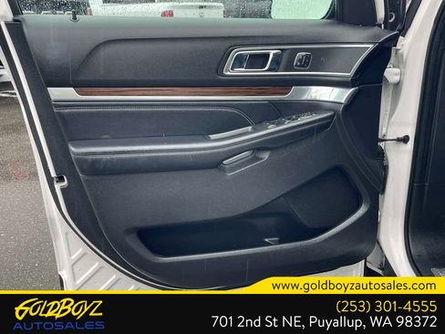 Used 2017 Ford Explorer Limited w/ Equipment Group 301A AWD/4WD image 11