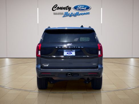 Used 2025 Ford Expedition Max Active RWD image 4