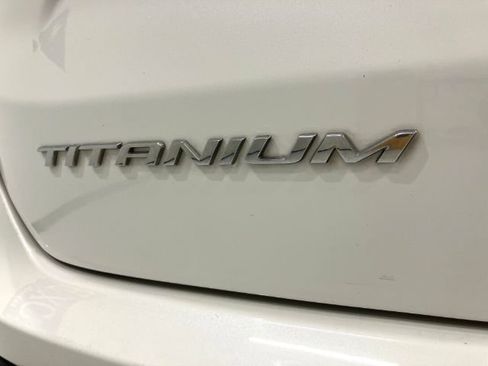 Used 2021 Ford Edge Titanium AWD/4WD image 17