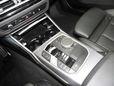 Used 2024 BMW 330i xDrive Sedan w/ Premium Package image 15