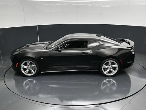 Used 2019 Chevrolet Camaro SS RWD image 52