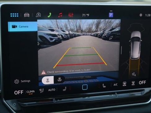 New 2026 Volkswagen Tiguan SE AWD/4WD image 16