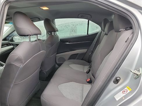 Used 2019 Toyota Camry LE image 12