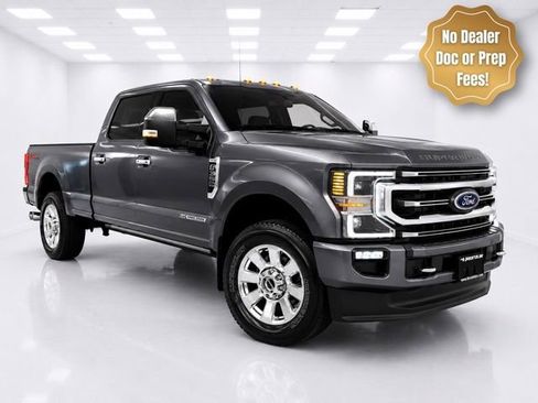 Used 2022 Ford F350 Platinum w/ FX4 Off-Road Package AWD/4WD image 3